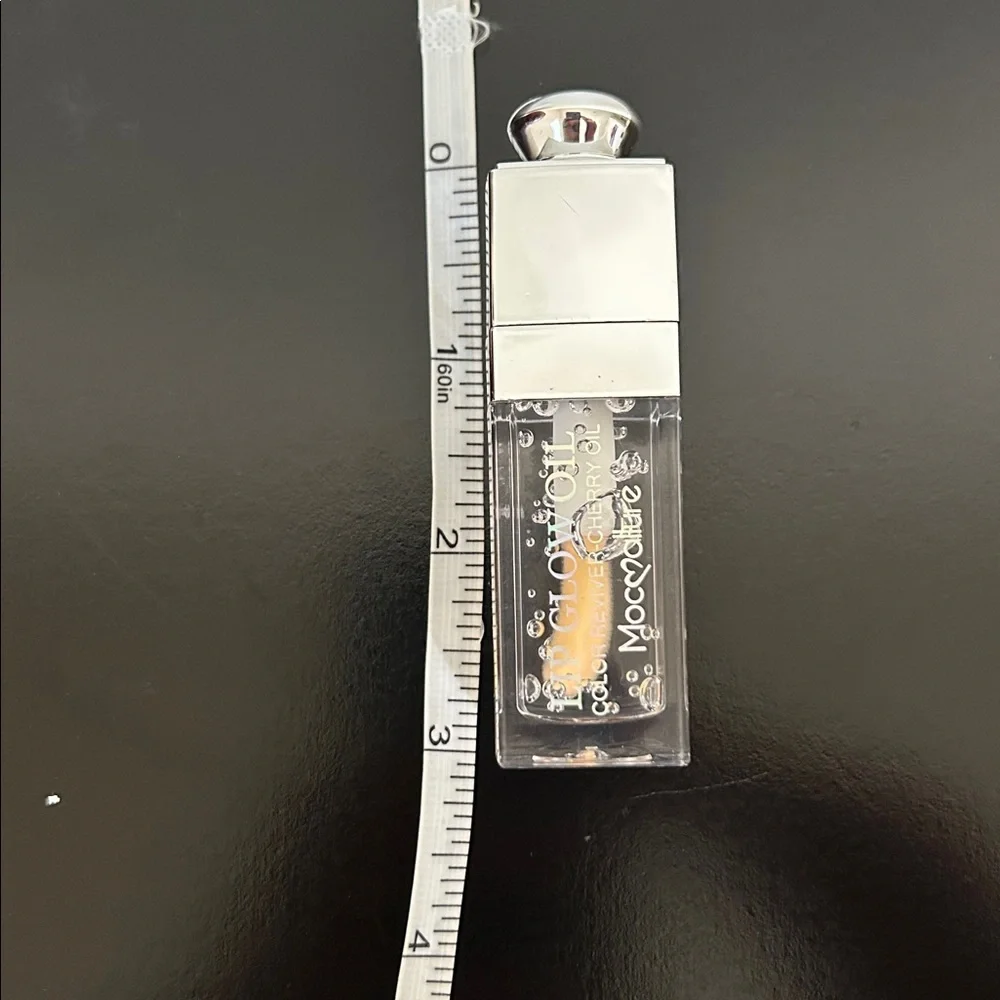Moc Allure Clear Lip Gloss with Silver Cap - Picture 7 of 11